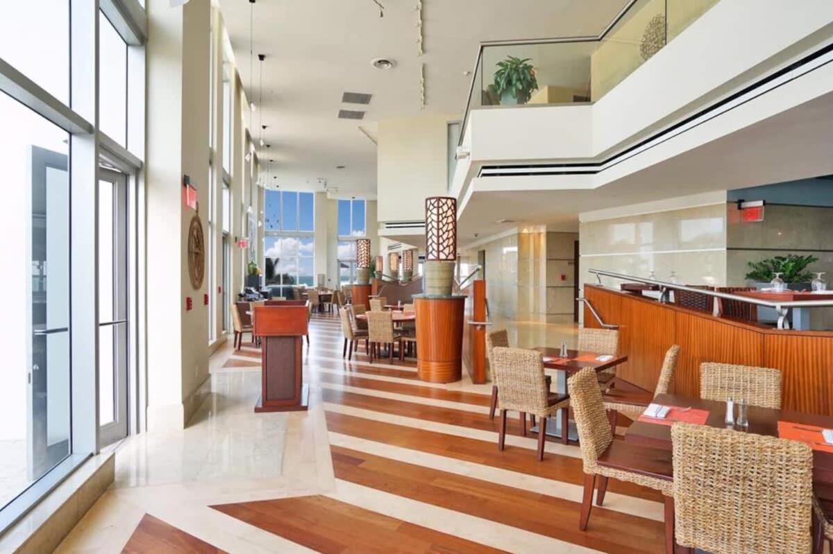 Beachfront Resort Pool Ocean View Balcony Miami Beach Dış mekan fotoğraf