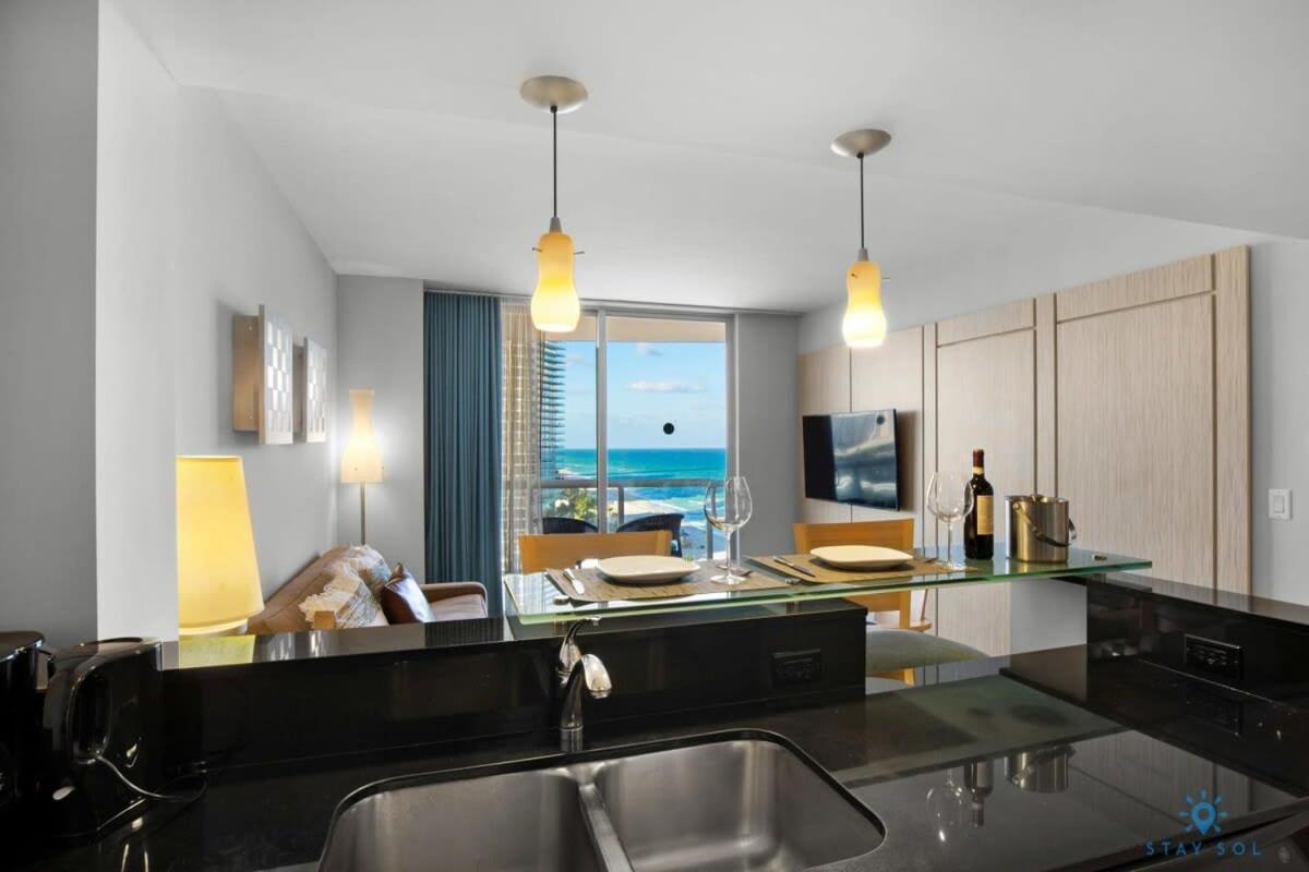 Beachfront Resort Pool Ocean View Balcony Miami Beach Dış mekan fotoğraf