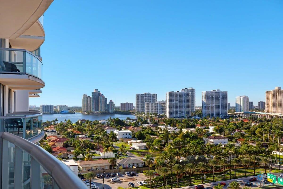 Beachfront Resort Pool Ocean View Balcony Miami Beach Dış mekan fotoğraf