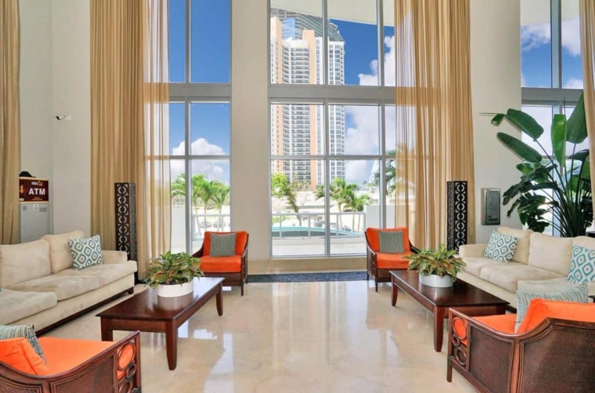 Beachfront Resort Pool Ocean View Balcony Miami Beach Dış mekan fotoğraf